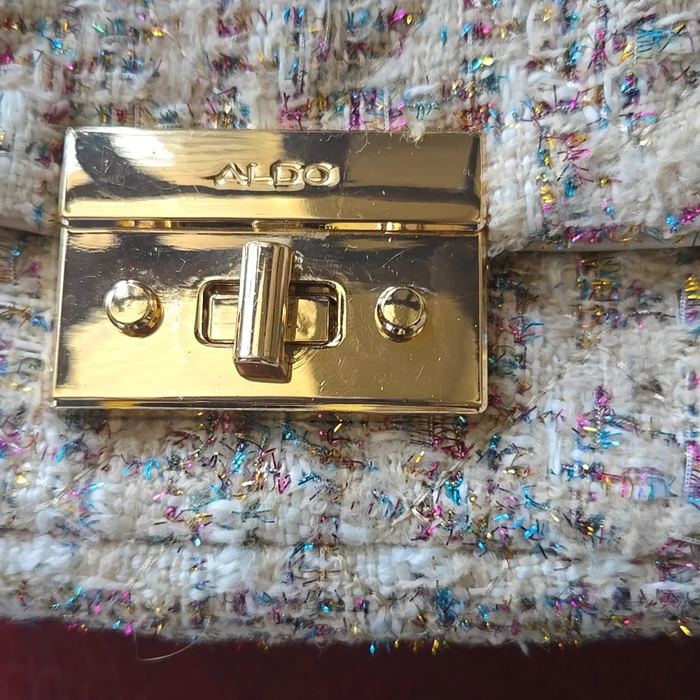 Aldo Quilted Handbag In Biege With Pastel Pink And Blue Accents. - Picture 5 of 16